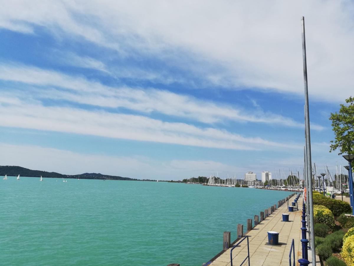 Seeyou Apartment Balatonfuered Екстериор снимка